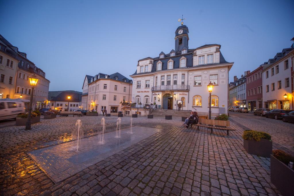 Hotel Ratskeller Schwarzenberg ชวาร์เซนเบิร์ก ภายนอก รูปภาพ