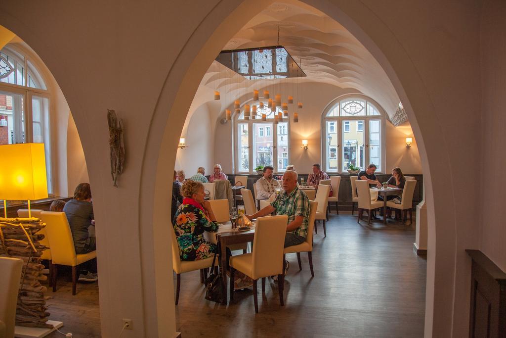 Hotel Ratskeller Schwarzenberg ชวาร์เซนเบิร์ก ภายนอก รูปภาพ
